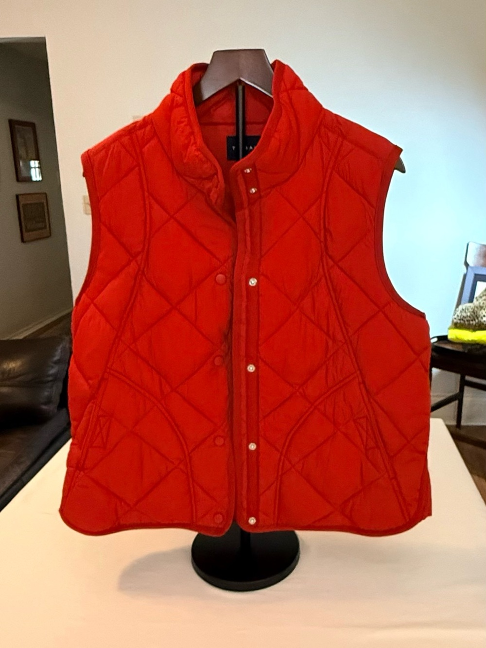 Woman’s NWT Tribal Red Quilted Puffer Vest Size Large (HH21)